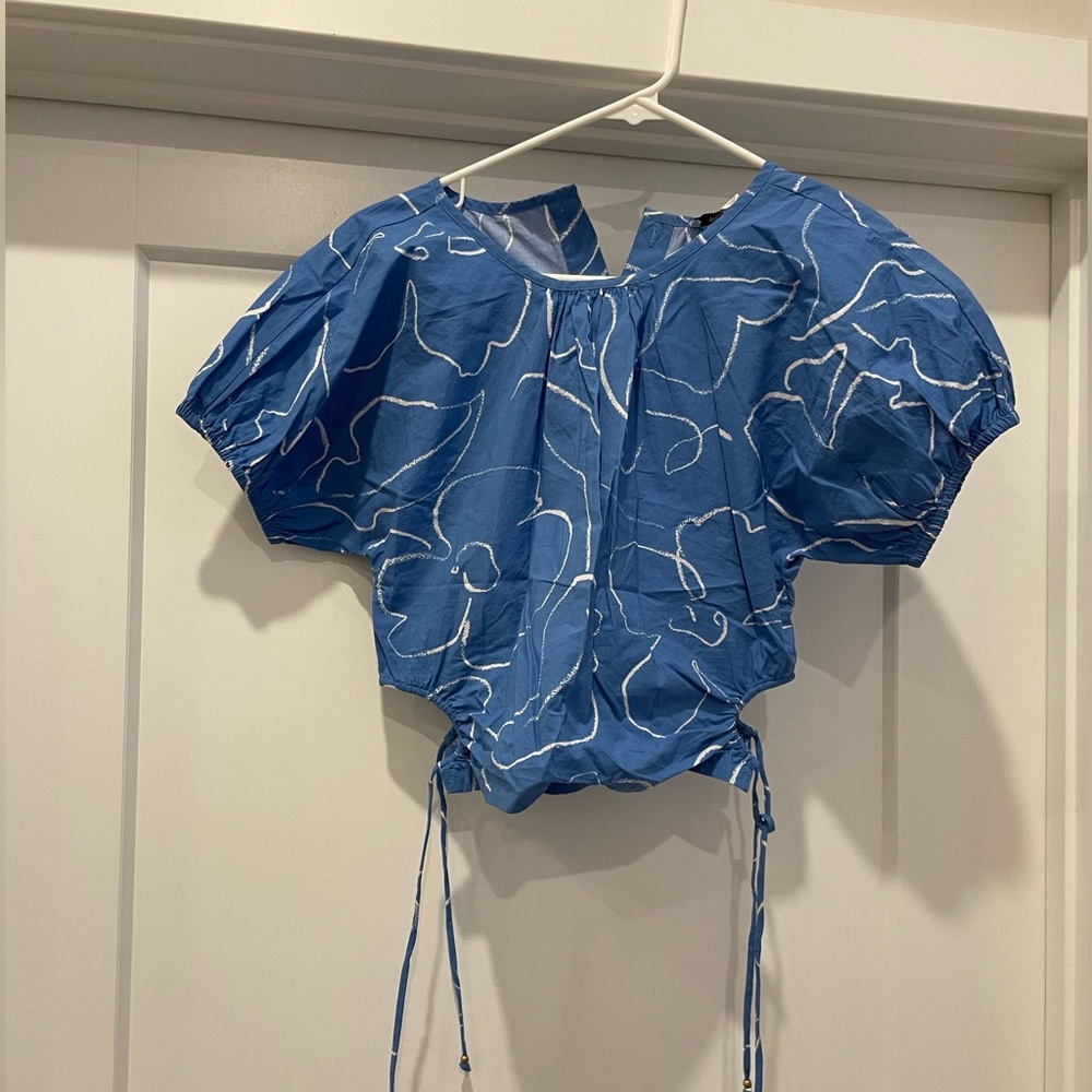Cropped Abstract Patterned Top